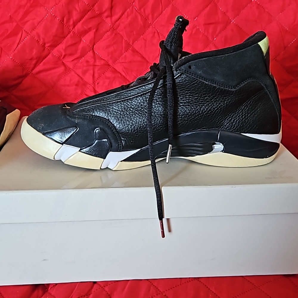 Sneaker - Picture 6 of 8